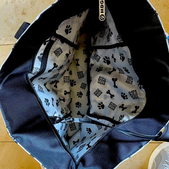 Dogssentials Tote with Food Carrier & Clear Zip Wristlet - Picture 8 of 8